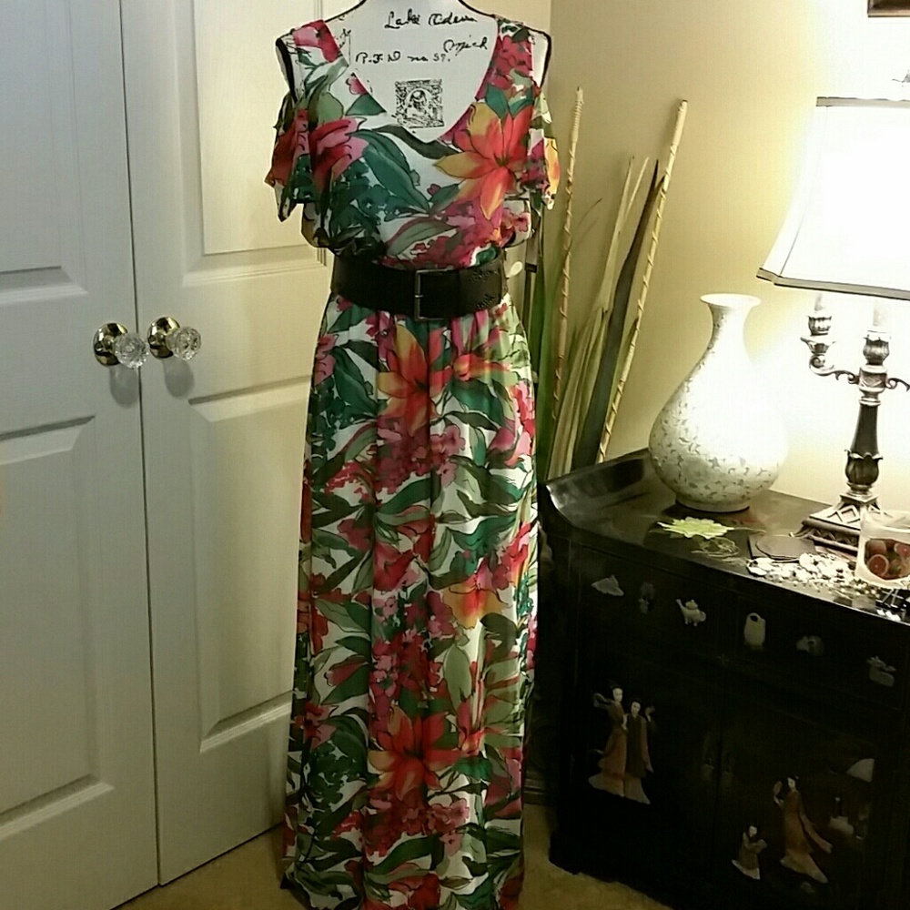 Beautiful Floral maxi dress